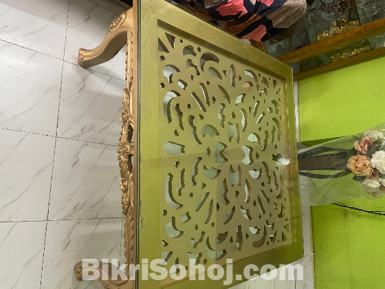 সেন্টার টেবিল
